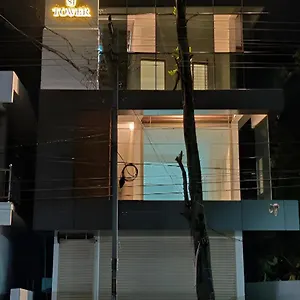 spacious-2bhk-near-airport.kerala-hotels.net/